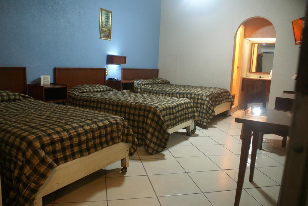 Hotel De Mexico Matamoros  Oda fotoğraf